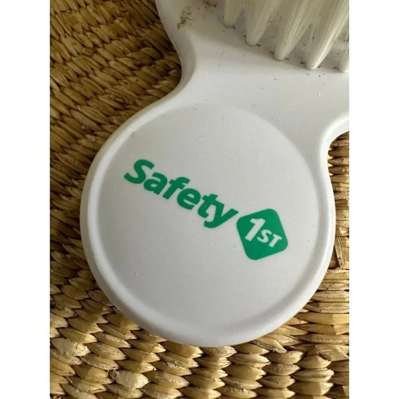 Safety First 1st Infant Baby Brush - Picture 3 of 5